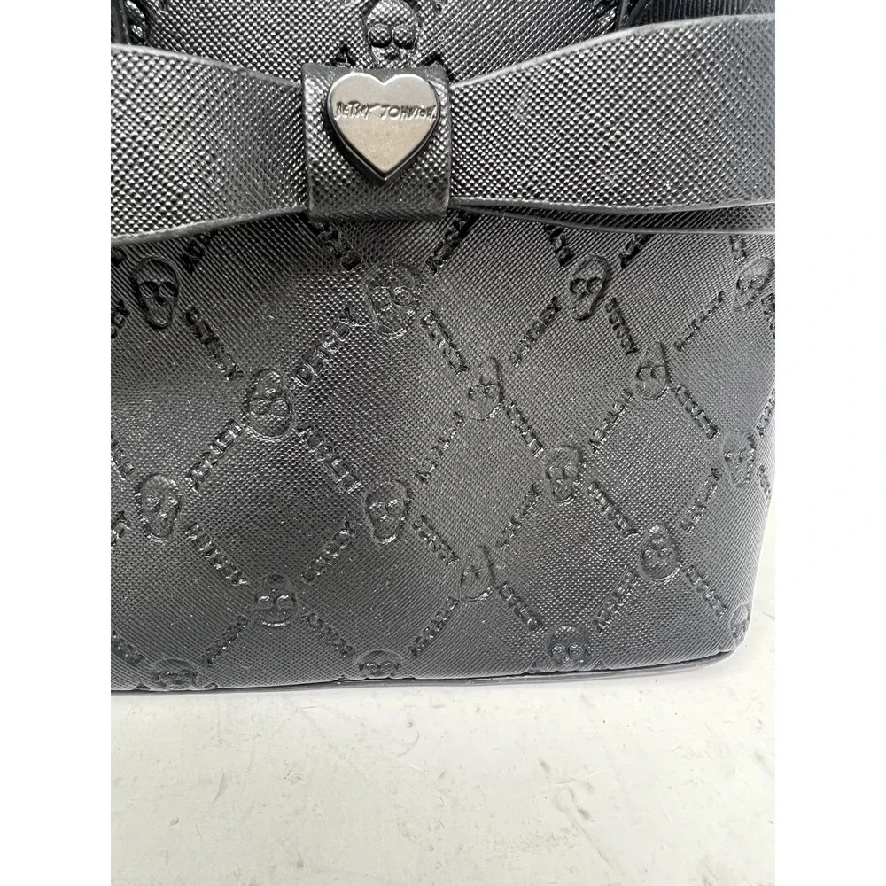 Betsey‎ Johnson Skulls Crossbody Satchel Purse EUC